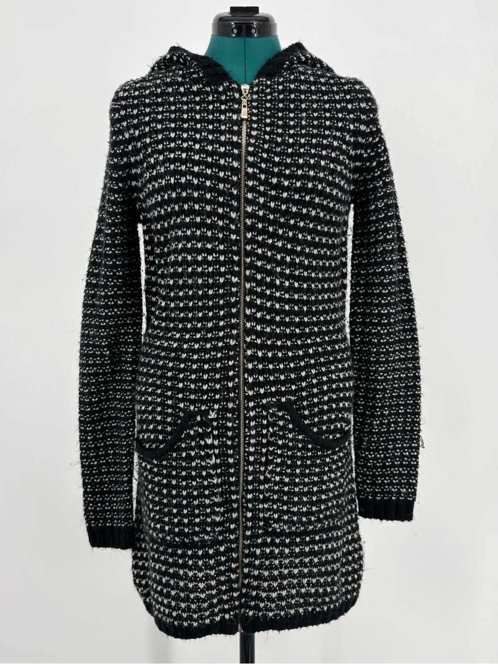 Suzy Shier Black & White Hooded Zip Fuzzy Textured Knit Cardigan Coatigan, Small